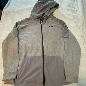Men’s XL Nike hoodie in mint condition
